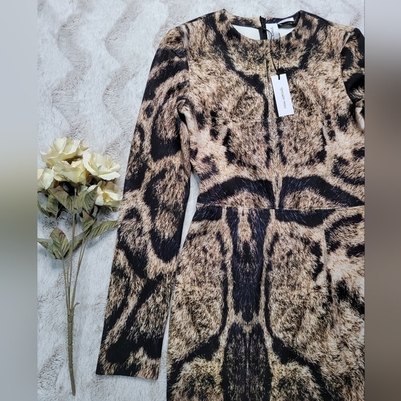 Yigal Azrouël Clouded Leopard Printed Scuba Sheath Fitted Dress NWT Size 6 - Picture 5 of 13